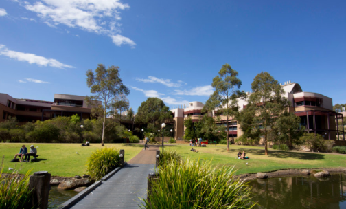 澳大利亚伍伦贡大学世界排名是多少?哪些专业榜上有名?